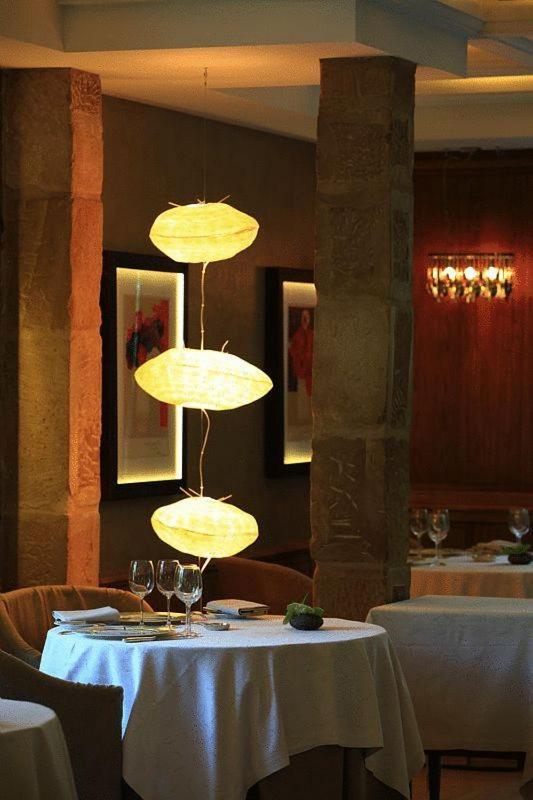 Hotel & Restaurants - Maison Chabran Pont-de-lʼIsère Eksteriør bilde