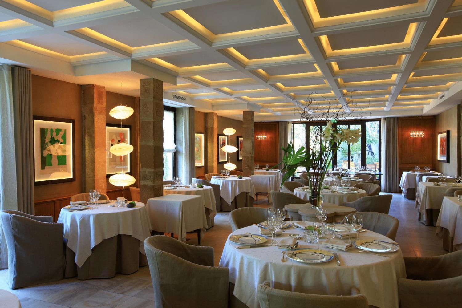 Hotel & Restaurants - Maison Chabran Pont-de-lʼIsère Restaurant bilde