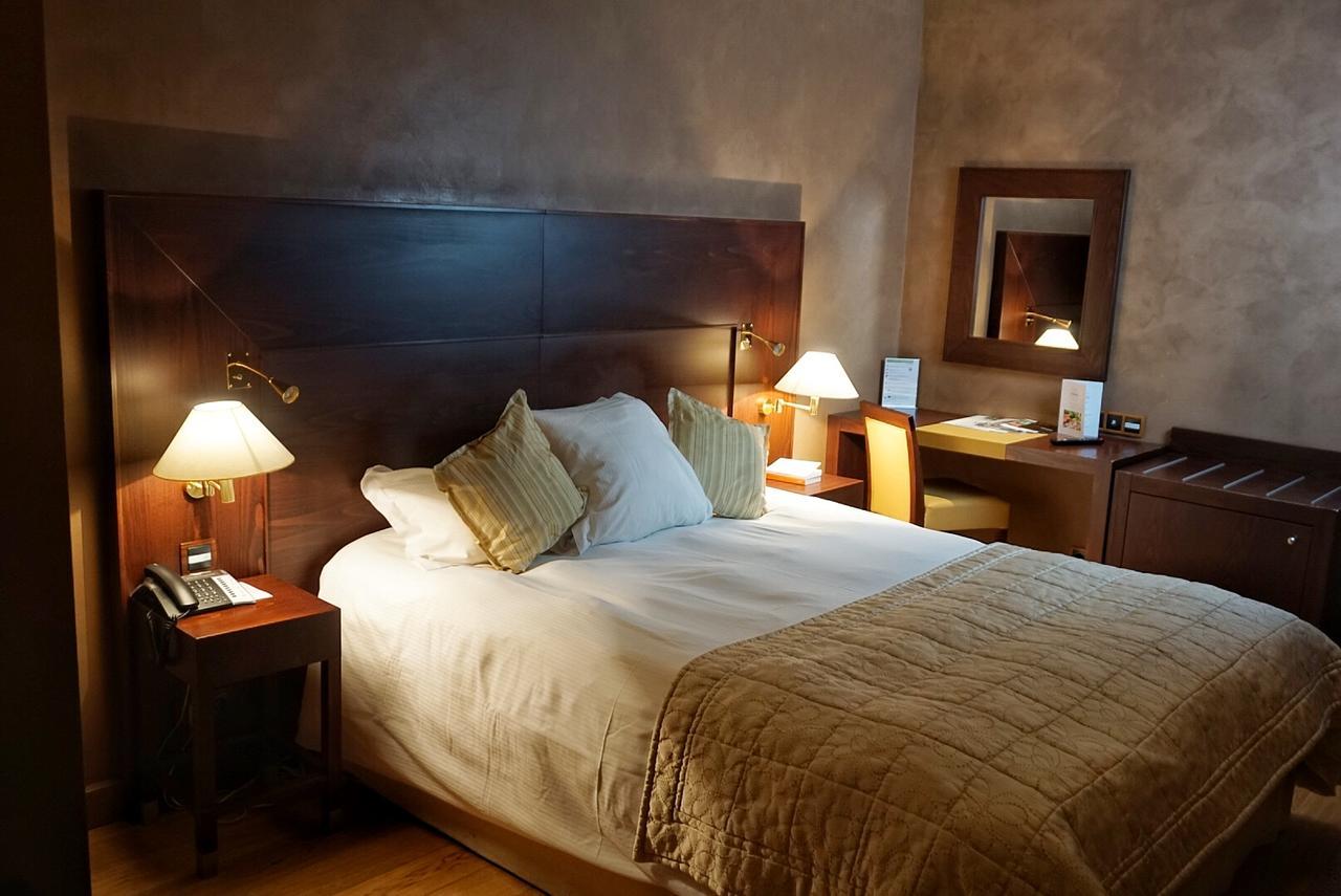 Hotel & Restaurants - Maison Chabran Pont-de-lʼIsère Eksteriør bilde